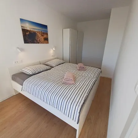 Appartamento Mare - Lovely Flat Few Steps Away From The Main Bus Station And Old Town Zara