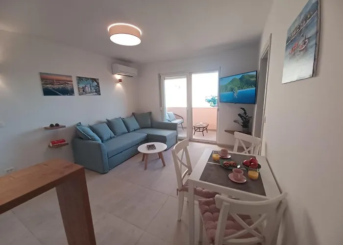 Appartamento Mare - Lovely Flat Few Steps Away From The Main Bus Station And Old Town *