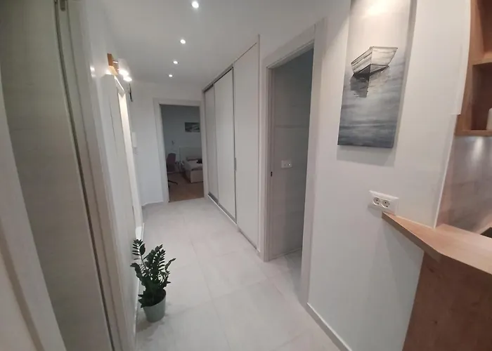 Mare - Lovely Flat Few Steps Away From The Main Bus Station And Old Town 公寓 *