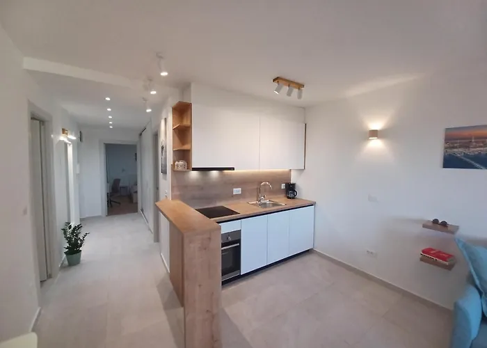 Mare - Lovely Flat Few Steps Away From The Main Bus Station And Old Town *