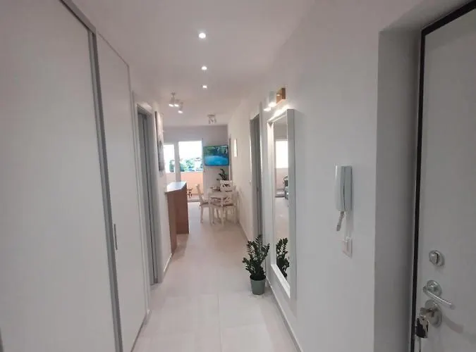 Appartamento Mare - Lovely Flat Few Steps Away From The Main Bus Station And Old Town